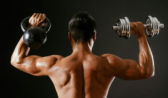 Learn the 5 Differences between Kettlebell and Dumbbell