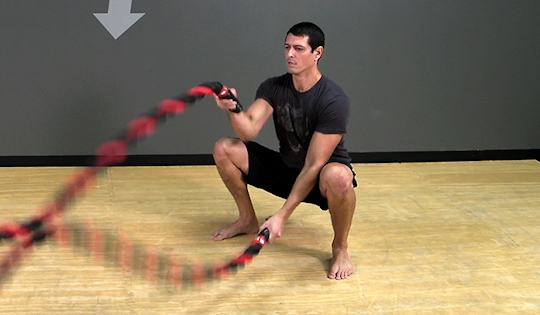 Battle Rope: Alternating Wave Squat