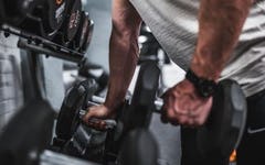 A Pro’s Guide To Dumbbell Leg Exercises and Workouts