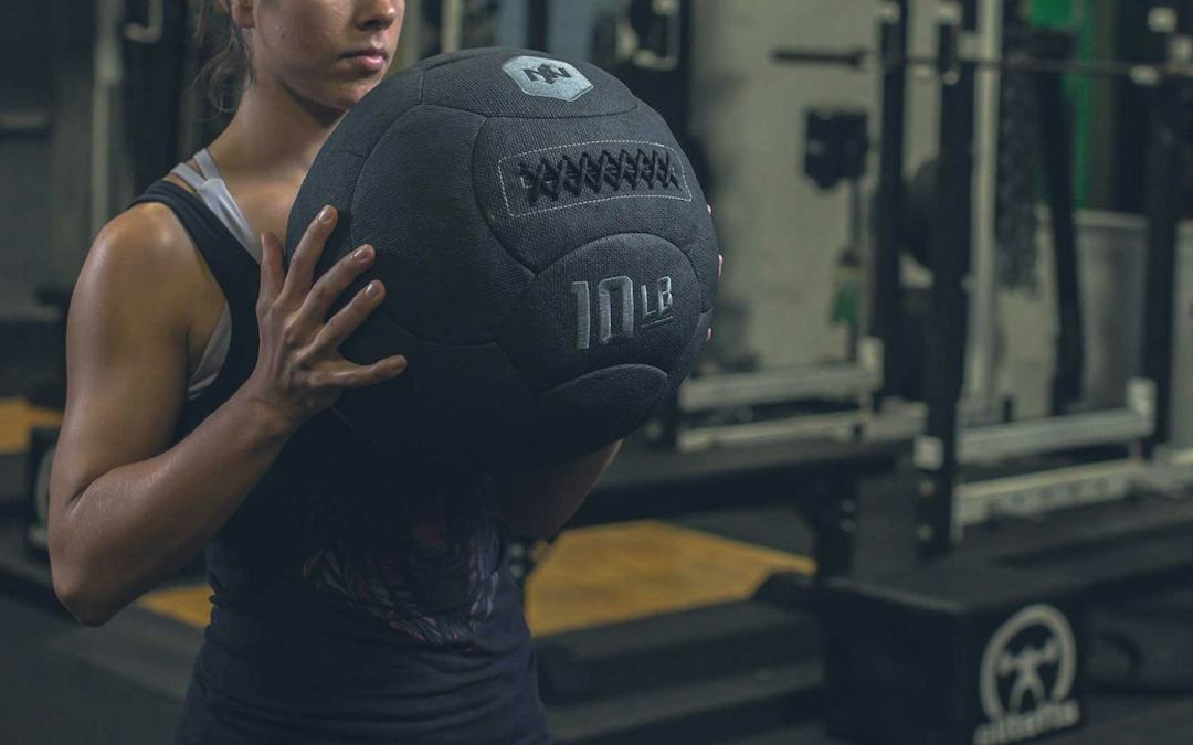 The Medicine Ball – An Ultimate Guide To The Oldest Training Tool