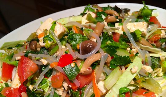 How to make a healthy Spicy Thai Salad